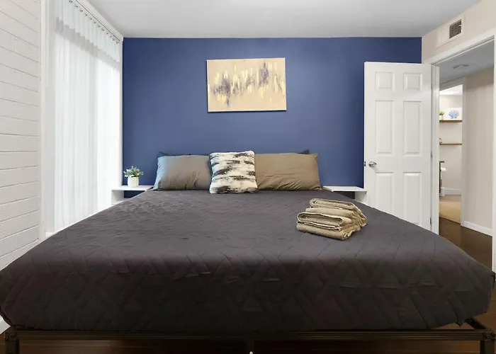 2 Bedroom * Phoenix