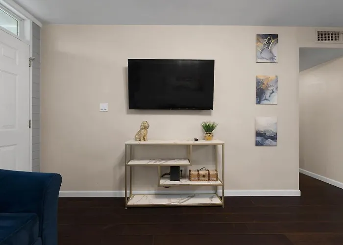 2 Bedroom Phoenix